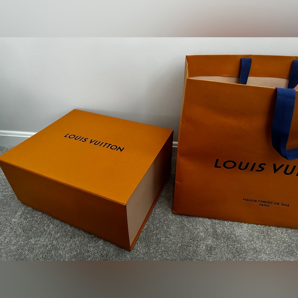 LOUIS VUITTON Authentic Empty Gift Box Shopping Bag Large size